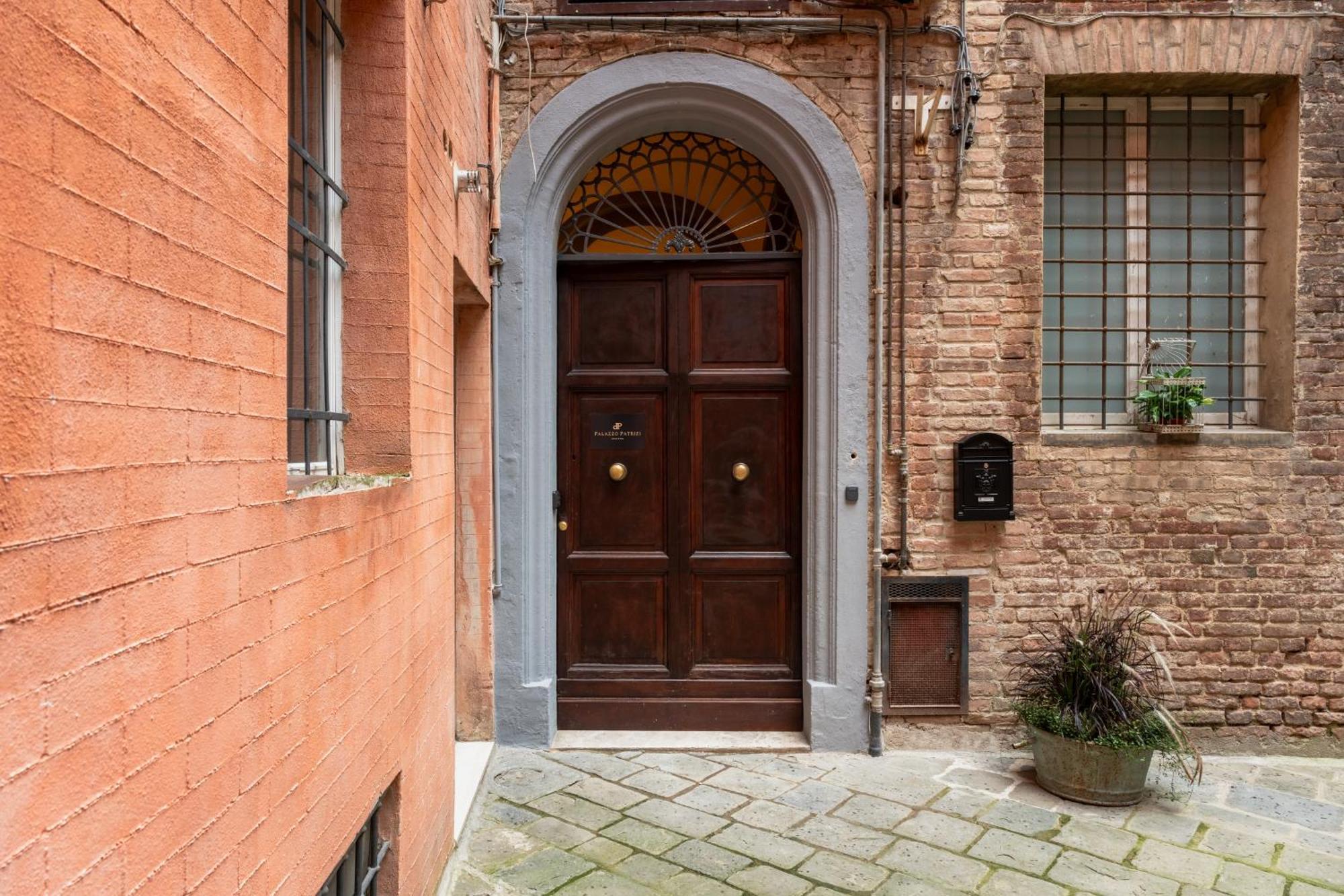 Palazzo Patrizi Suites & Spa Siena Kültér fotó